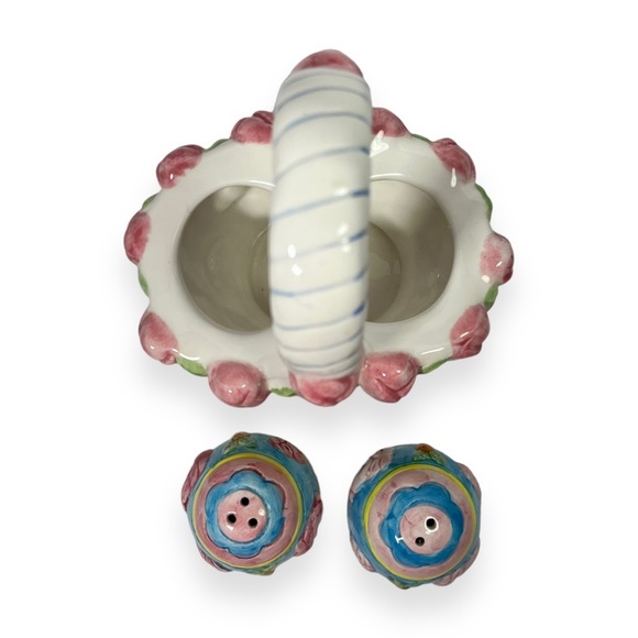 Easter Eggs in Basket Salt & Pepper Shakers Tulips Holiday Spring Ceramic 6” H - Picture 5 of 9